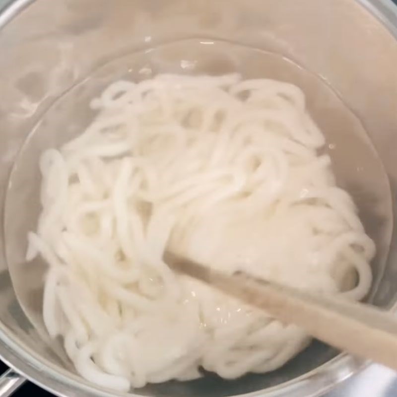 Bước 1 Luộc mì udon Mì udon trộn