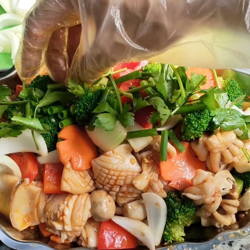 Bước 4 Nấu mực Mực né