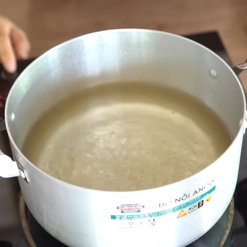 Bước 6 Nấu nước đường Cách làm sương sâm không cần nang mực