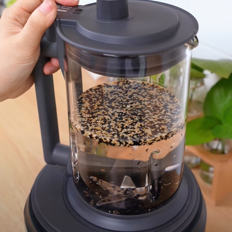 Bước 2 Nấu sữa mè đen Sữa mè đen bằng máy làm sữa hạt