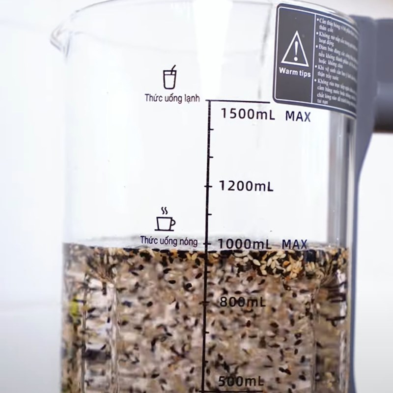 Bước 2 Nấu sữa mè đen Sữa mè đen bằng máy làm sữa hạt