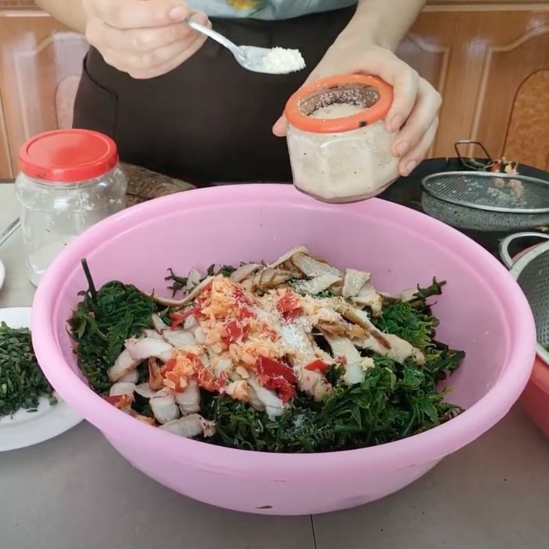 Bước 3 Pha nước trộn Nộm rau dớn