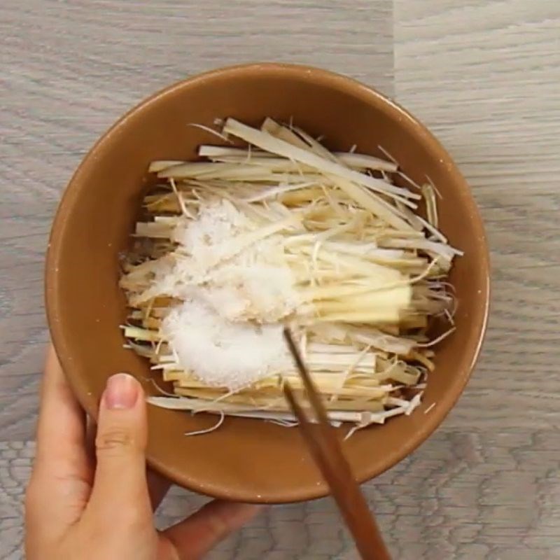 Bước 1 Sơ chế củ hủ dừa Bánh xèo hến