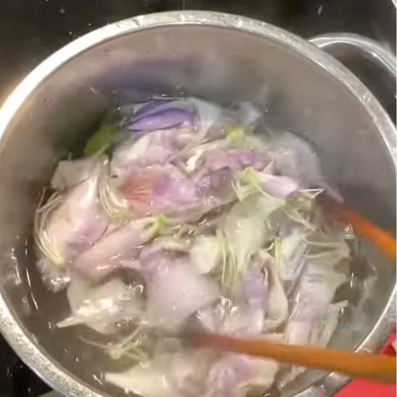 Bước 1 Sơ chế hoa ban Nộm hoa ban