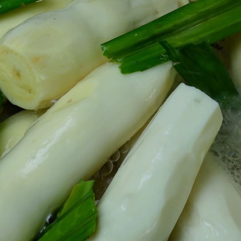 Bước 1 Sơ chế khoai mì Bánh phồng mì