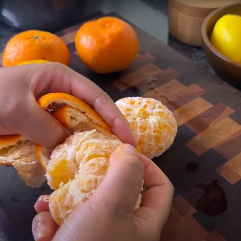 Bước 1 Sơ chế nguyên liệu Ginger shot với thơm, cam và nghệ