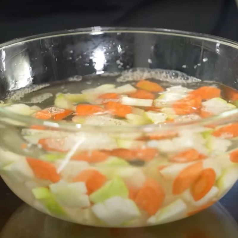 Bước 1 Sơ chế nguyên liệu Su hào muối