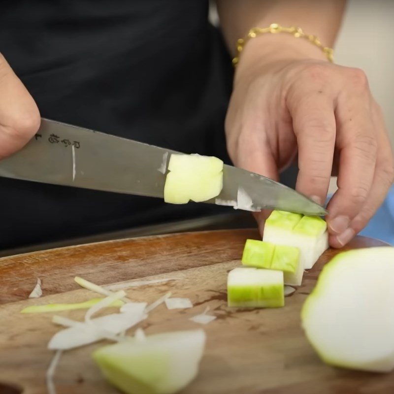 Bước 1 Sơ chế nguyên liệu Su hào muối