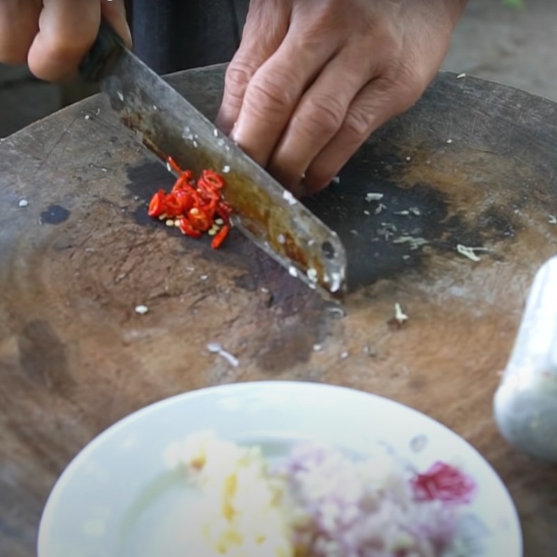 Bước 1 Sơ chế nguyên liệu Nước sốt chấm xoài kiểu Thái