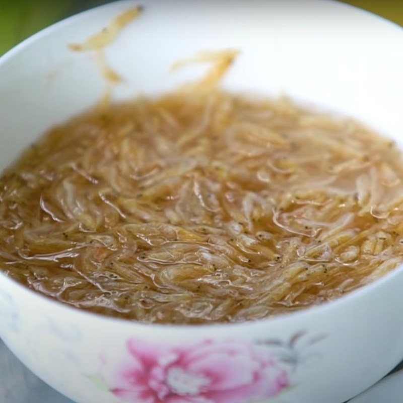 Bước 1 Sơ chế nguyên liệu Nước sốt chấm xoài kiểu Thái