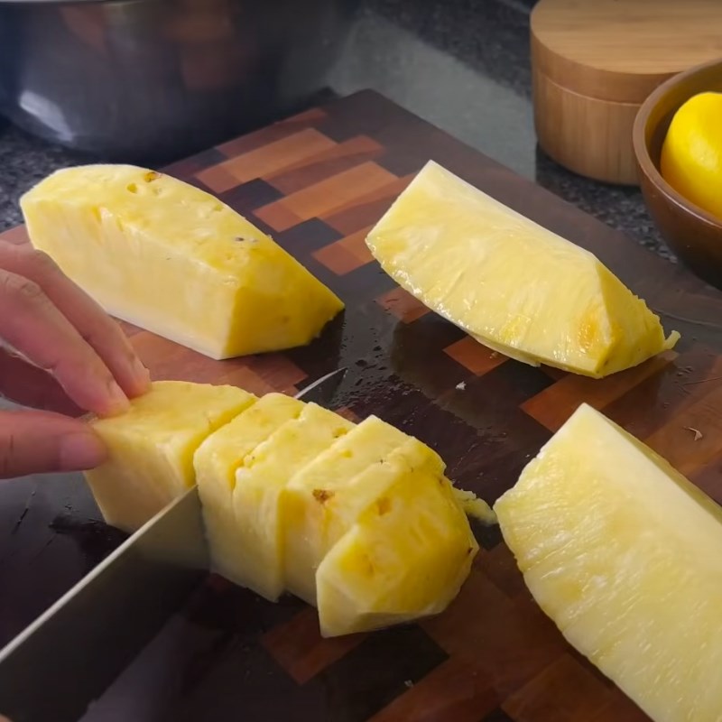 Bước 1 Sơ chế nguyên liệu Ginger shot với thơm, cam và nghệ