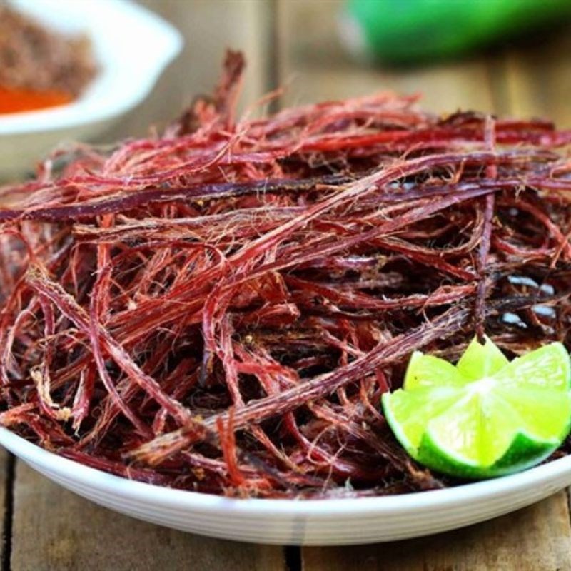 Bước 2 Sơ chế thịt trâu gác bếp Nộm hoa ban