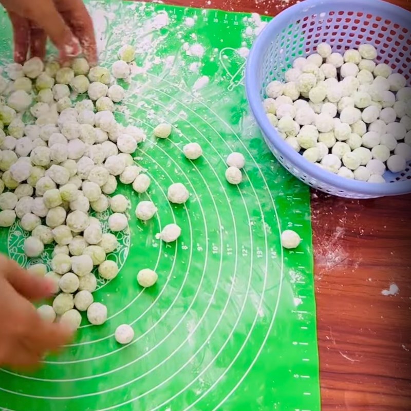 Bước 2 Tạo hình bột Trân châu cốm
