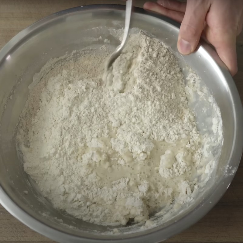 Bước 2 Trộn bột Bánh mì sourdough