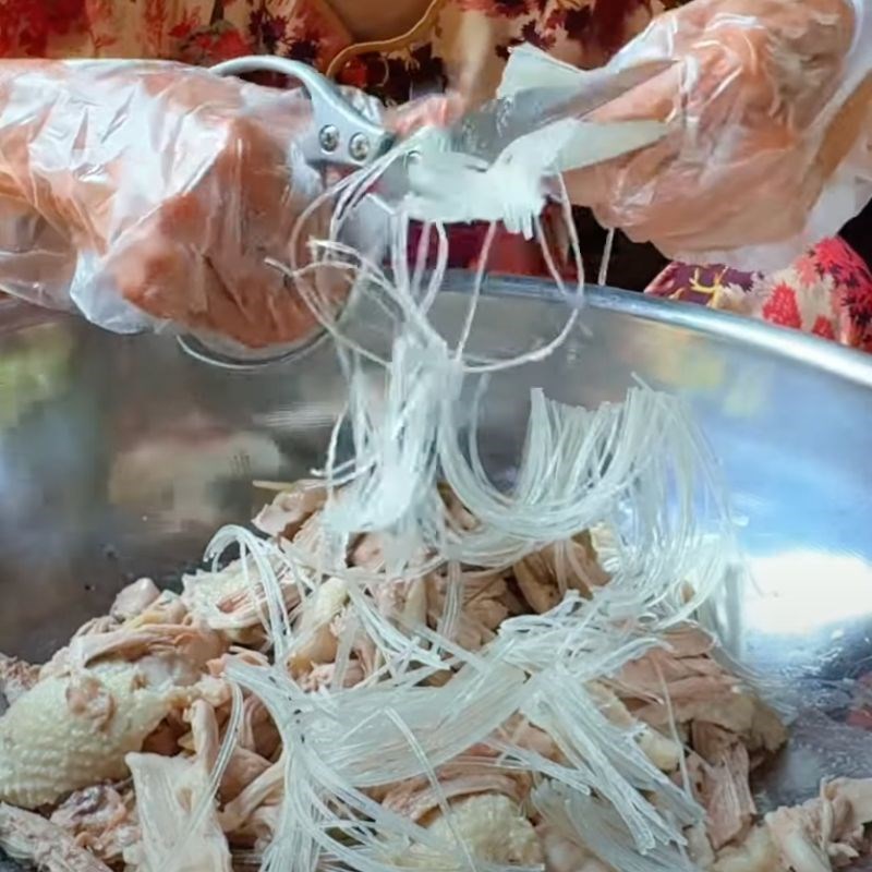 Bước 4 Trộn bún và vịt Bún vịt trộn