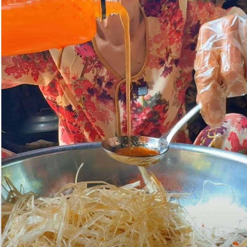 Bước 4 Trộn bún và vịt Bún vịt trộn