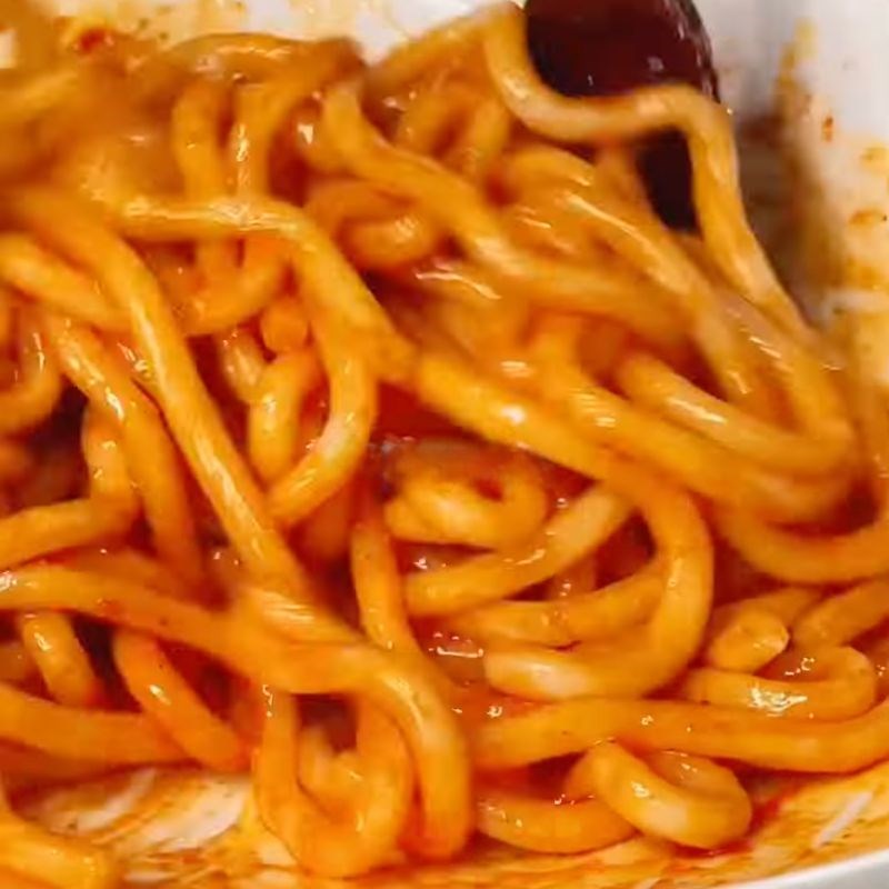 Bước 4 Trộn mì Mì udon trộn