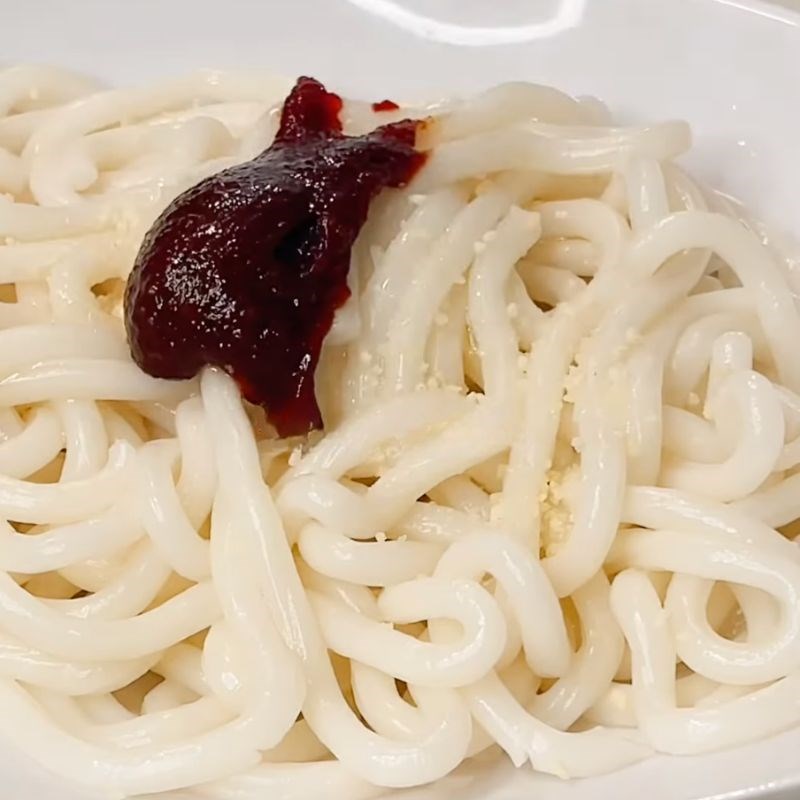 Bước 4 Trộn mì Mì udon trộn