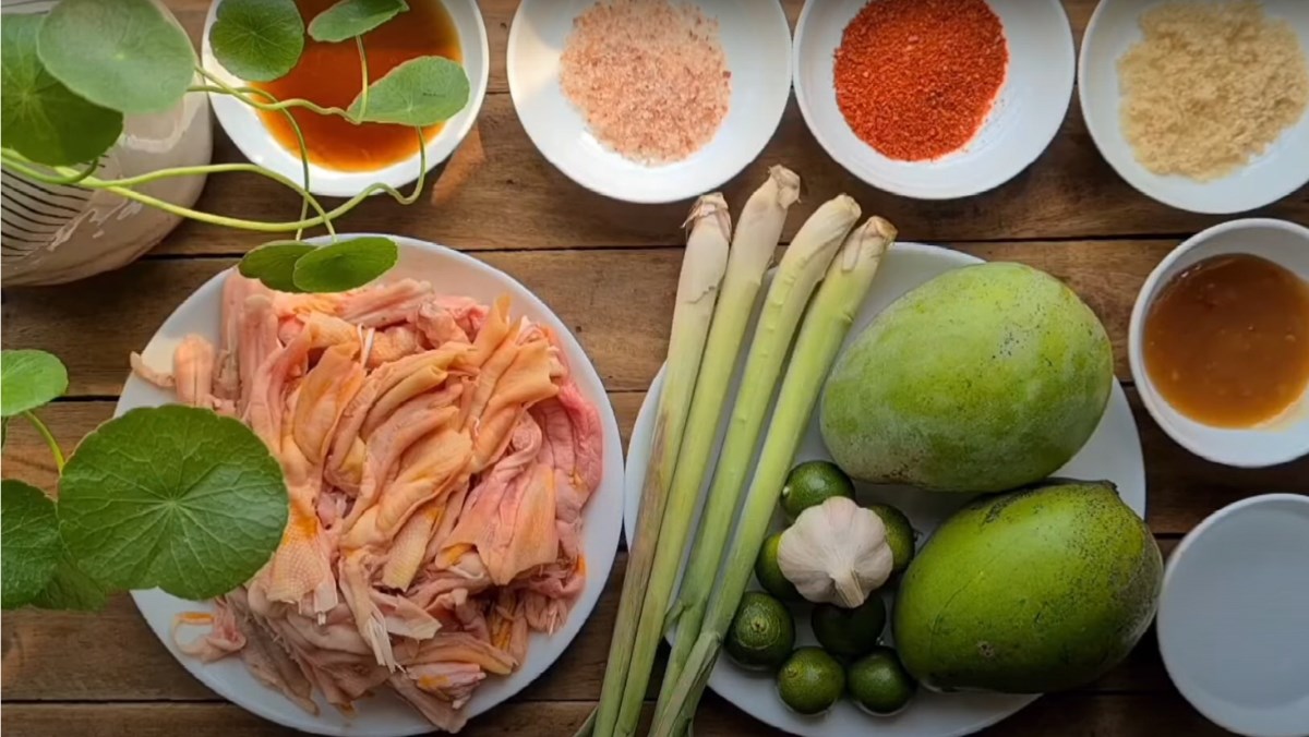 Nguyên liệu món ăn cách làm chân vịt sốt thái