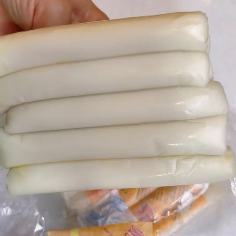 Bước 1 Chiên bánh gạo tươi Bánh gạo tươi