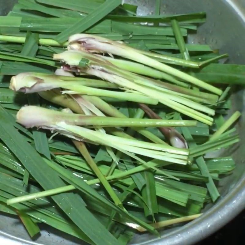 Bước 2 Sơ chế các nguyên liệu khác Cá cơm hấp