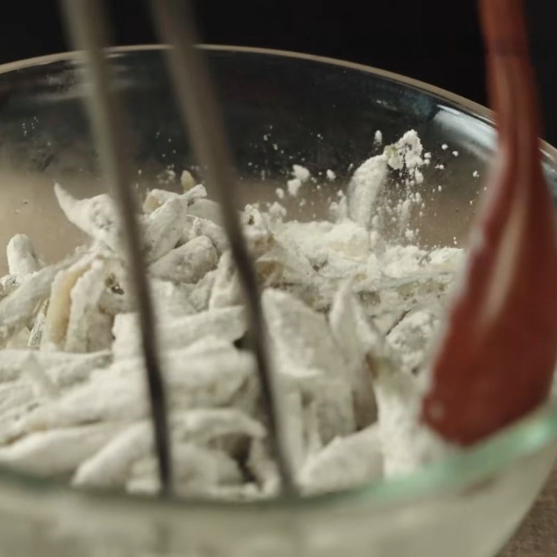 Bước 4 Áo bột Cá cơm sấy giòn