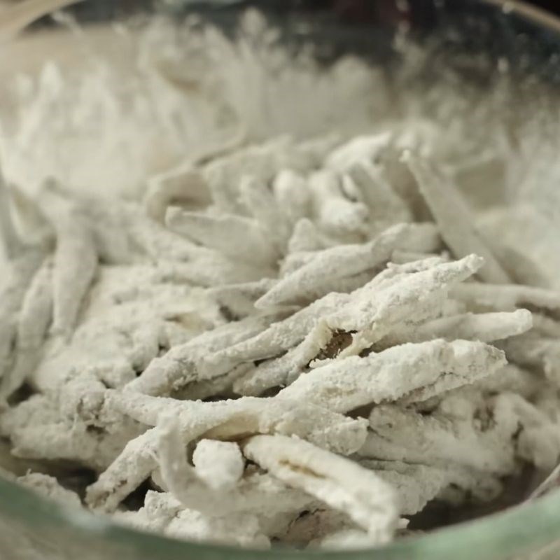 Bước 4 Áo bột Cá cơm sấy giòn