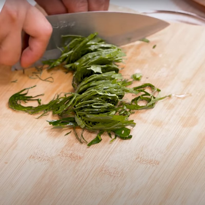 Bước 2 Chiên lá lốt Mít non kho nước tương