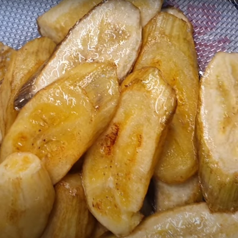 Bước 2 Chiên sơ chuối Chuối xanh kho chay
