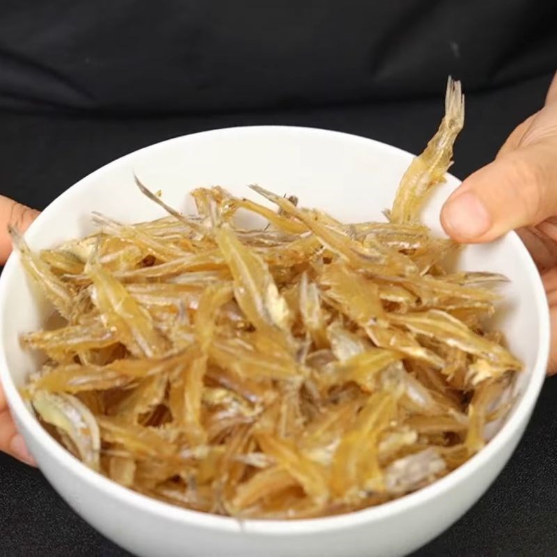 Bước 1 Chuẩn bị cá cơm khô Cá cơm rim lạc