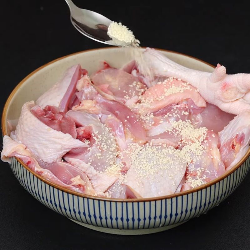 Bước 1 Chuẩn bị nguyên liệu Gà nấu khóm