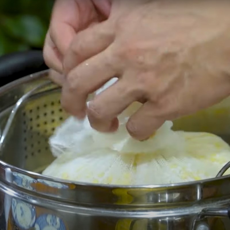 Bước 2 Hấp xôi lần 1 Xôi hoa cau (xôi đỗ xanh)