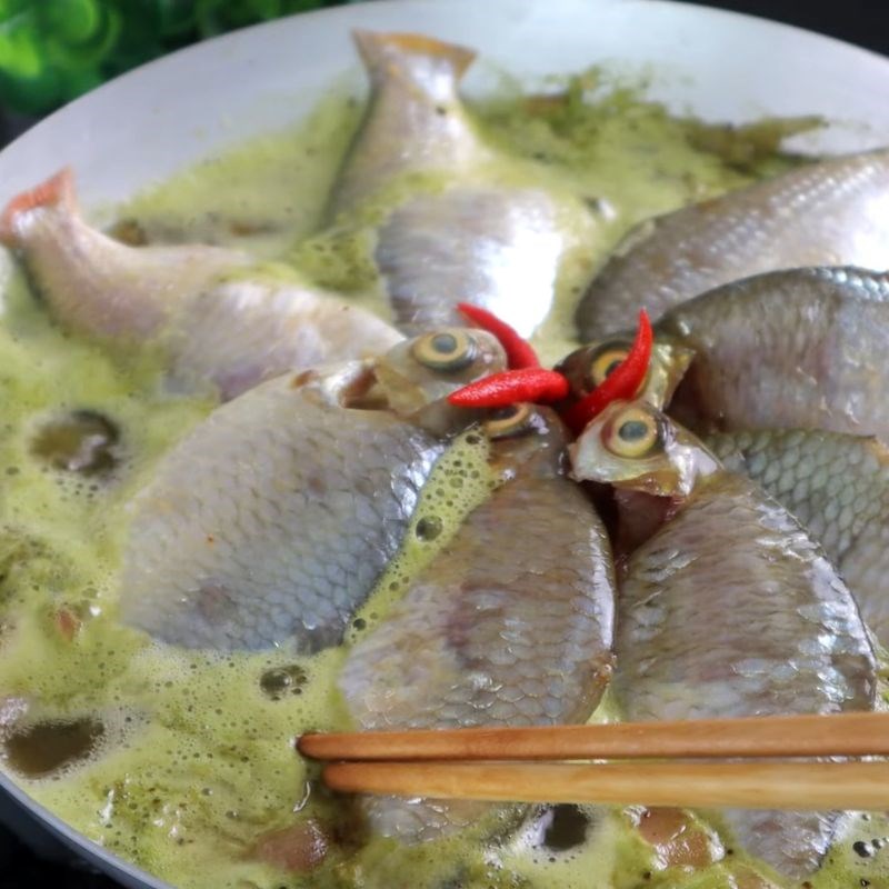 Bước 3 Kho cá Cá he kho mía