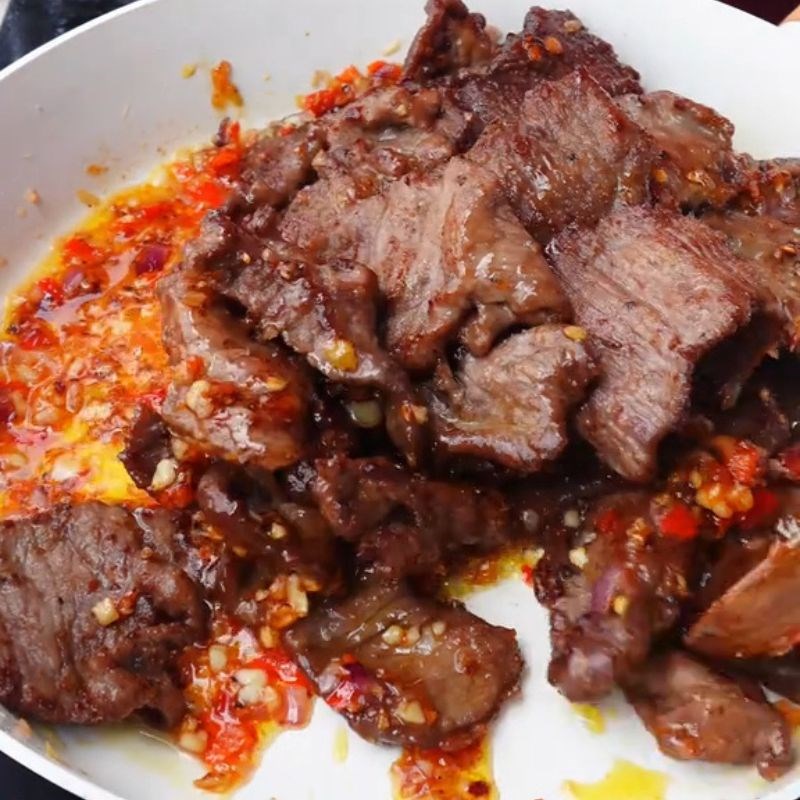 Bước 3 Làm bò cháy tỏi Bò cháy tỏi