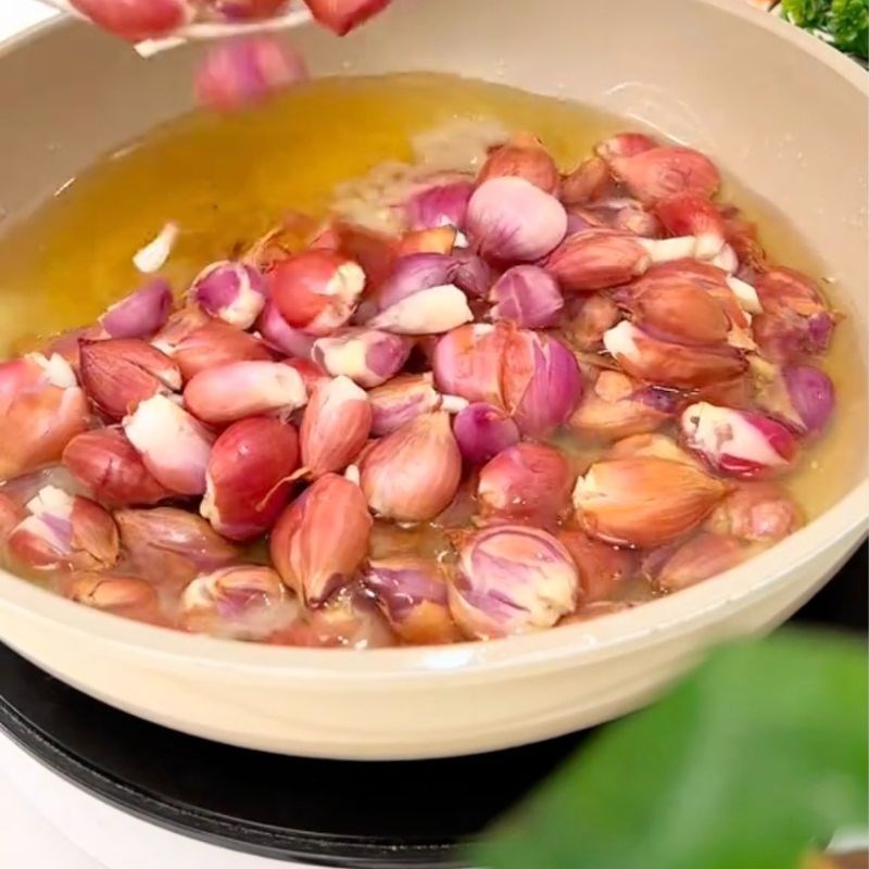 Bước 3 Làm hành phi Ốc hút Điện Phương