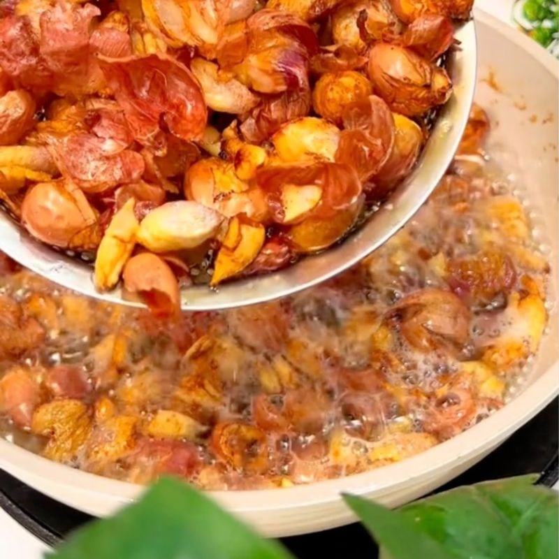 Bước 3 Làm hành phi Ốc hút Điện Phương