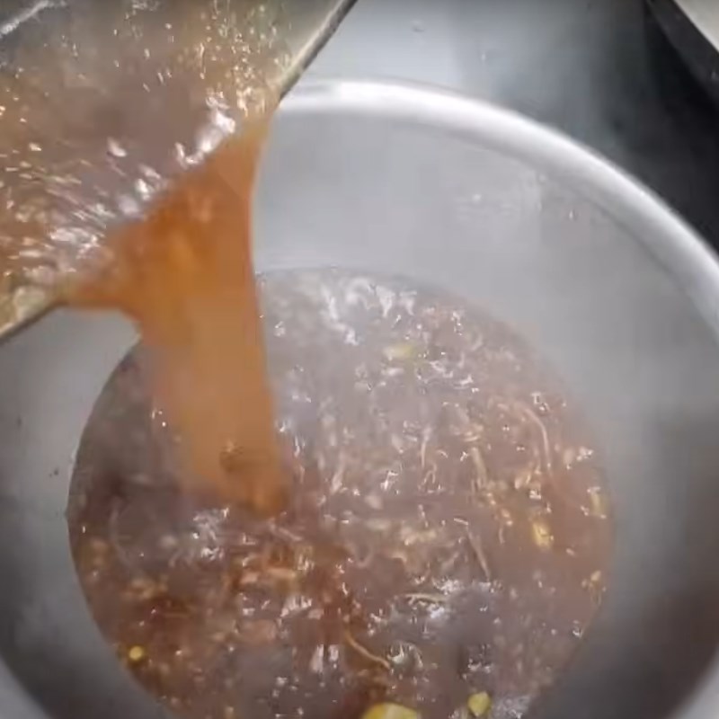Bước 3 Làm sốt mắm tỏi Đùi gà chiên mắm tỏi