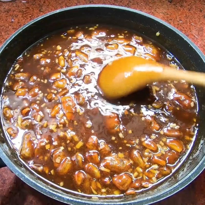 Bước 4 Làm sốt me Cá rô bí chiên giòn