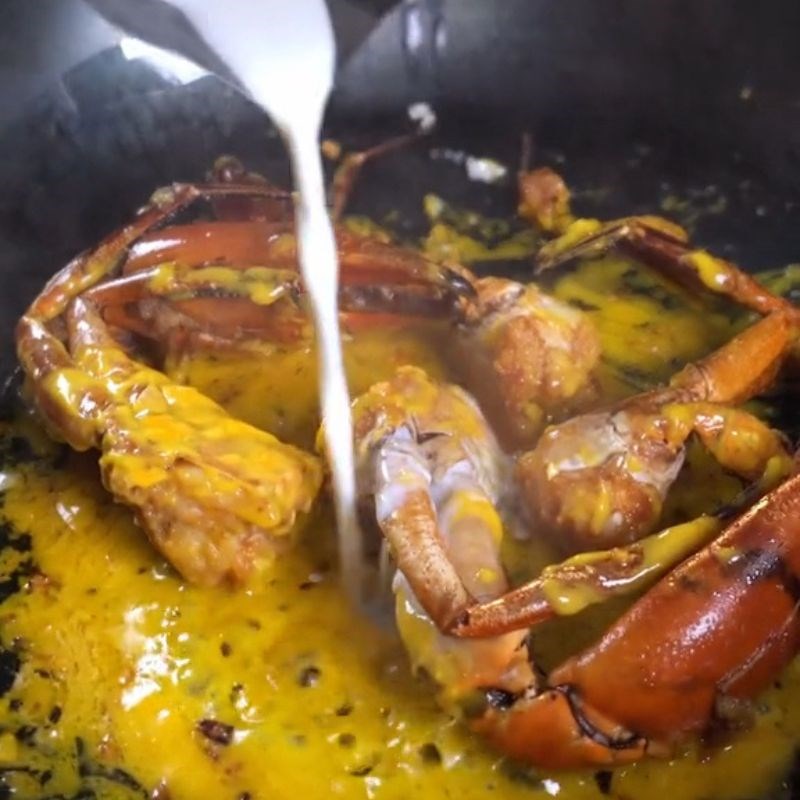 Bước 2 Làm sốt trứng muối Cách làm cua sốt trứng muối chấm bánh mì