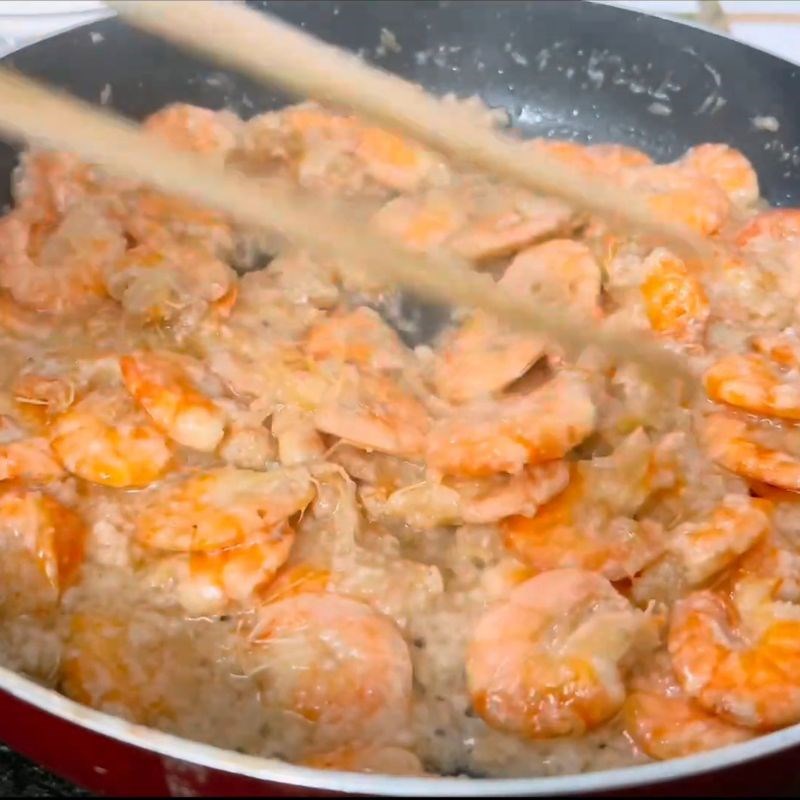 Bước 4 Nấu cho thấm gia vị Tép rang dừa