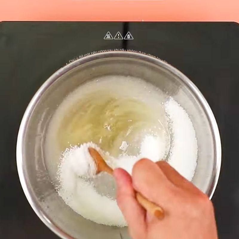 Bước 2 Nấu nước đường Kẹo gương