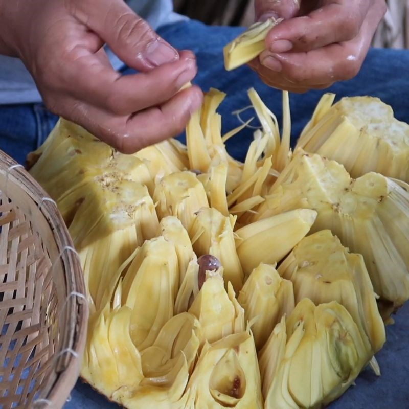 Bước 1 Nướng mít Cách làm mít nướng ngâm rượu