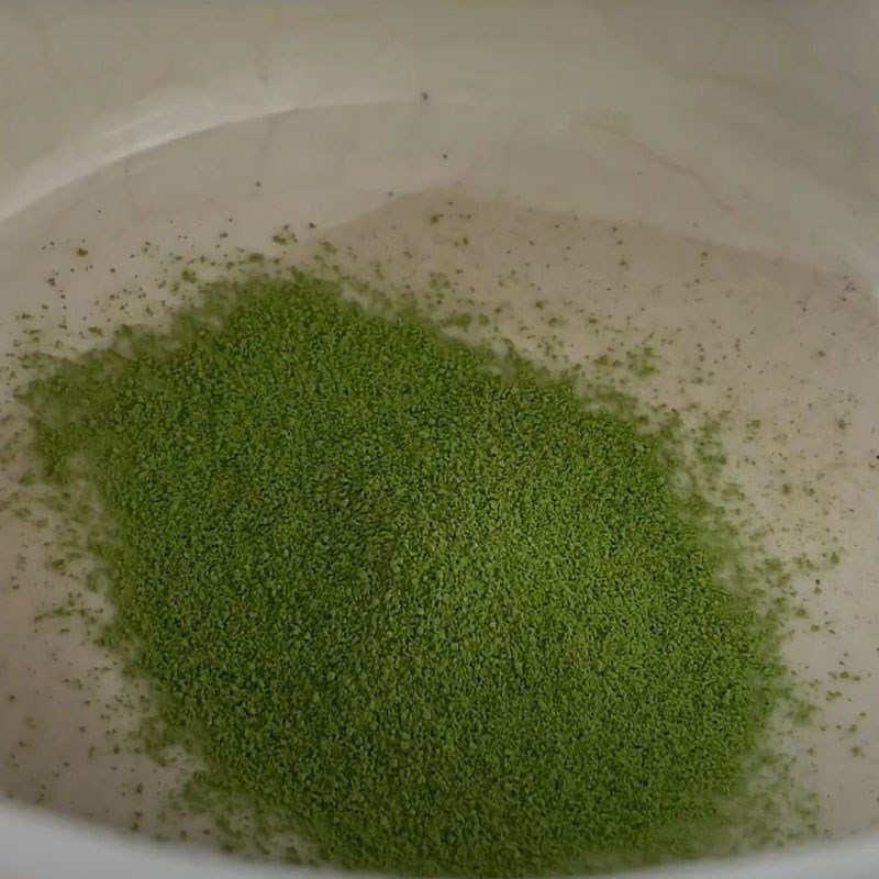 Bước 1 Pha hỗn hợp matcha và đường Bia matcha