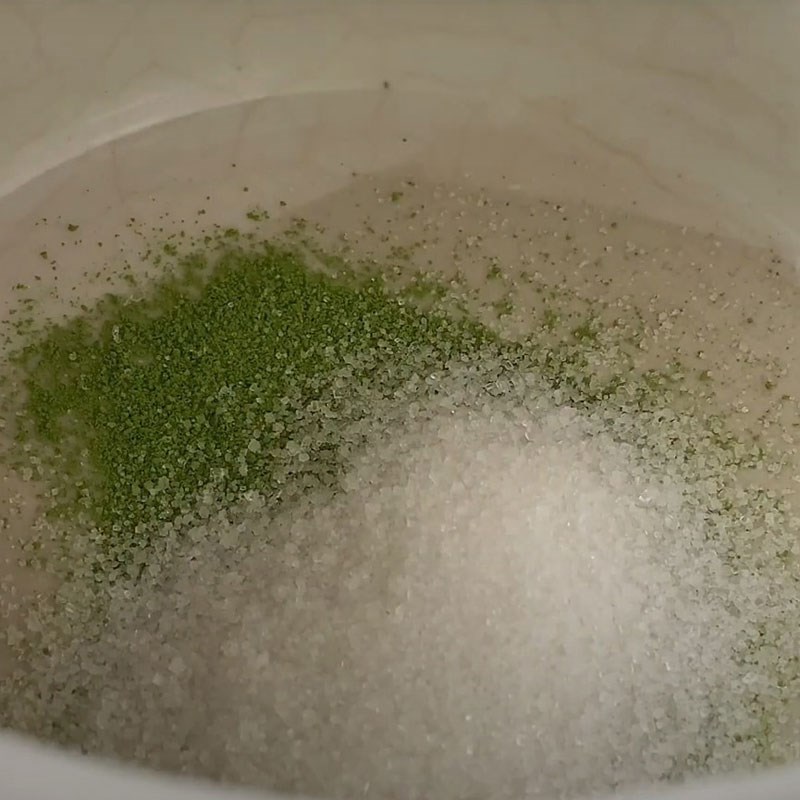 Bước 1 Pha hỗn hợp matcha và đường Bia matcha