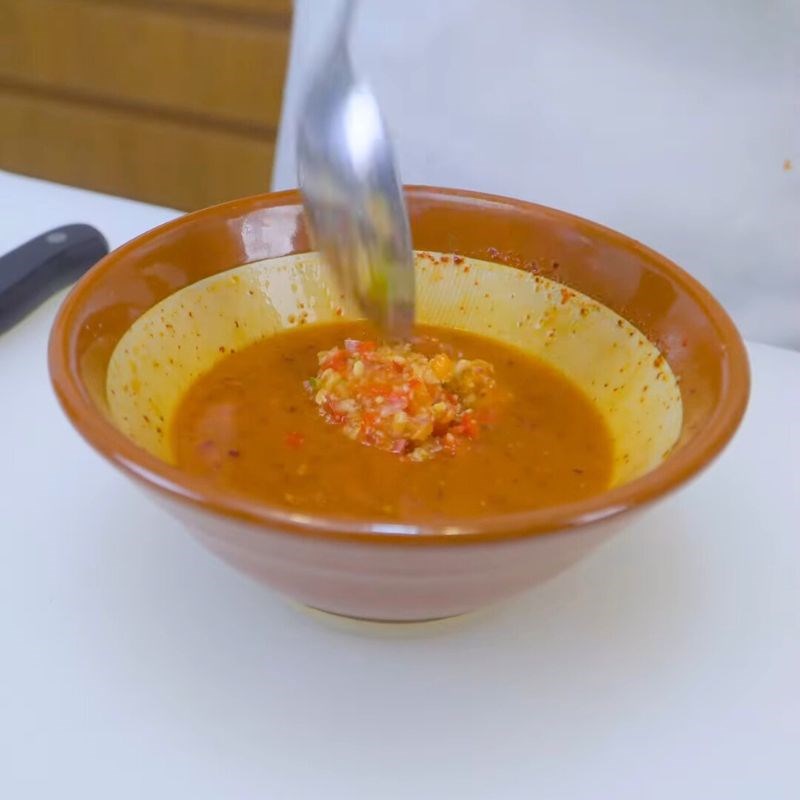 Bước 3 Pha nước sốt Mực nhảy ăn sống