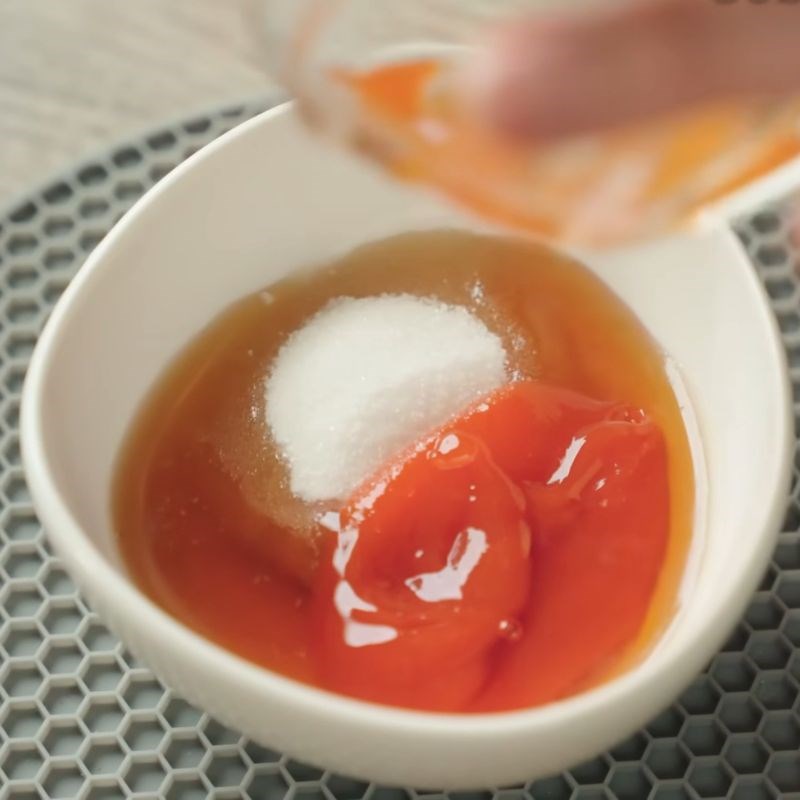 Bước 3 Pha nước sốt Cá cơm sấy giòn