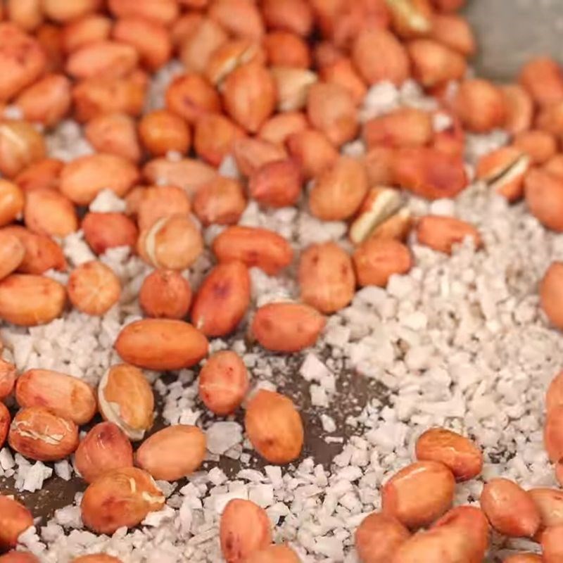 Bước 2 Rang đậu phộng Cá cơm rim lạc