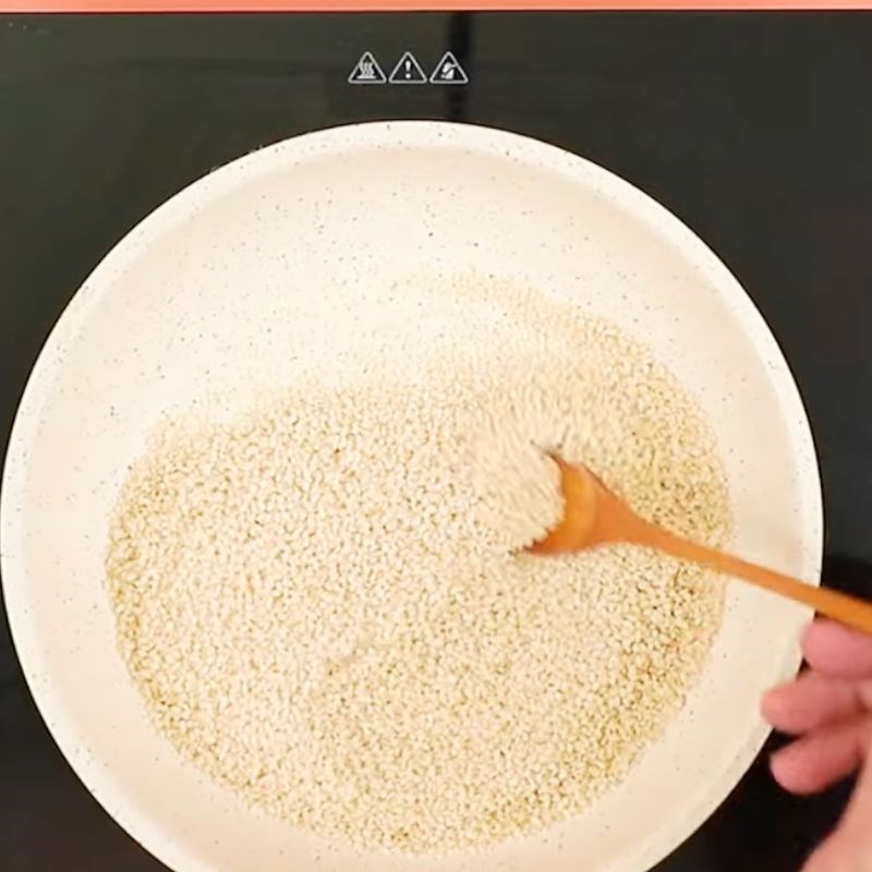 Bước 1 Rang mè Kẹo gương