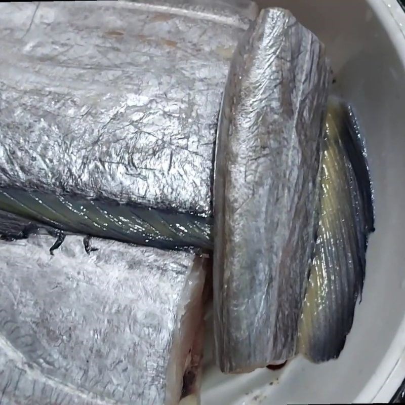 Bước 1 Sơ chế cá Cá hố kho tiêu