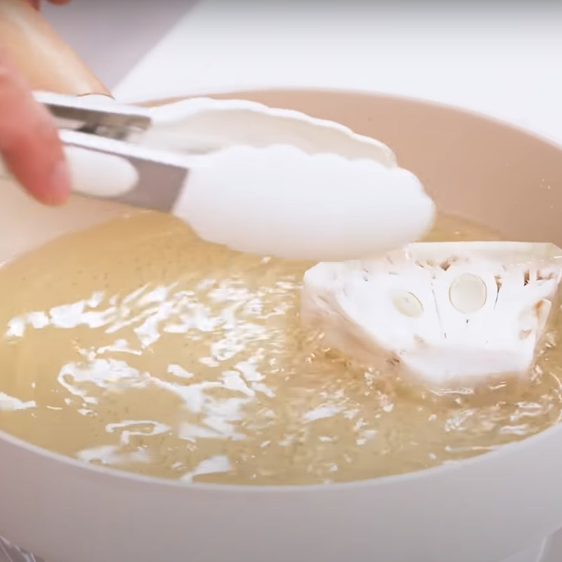 Bước 1 Sơ chế mít non Mít non kho nước tương